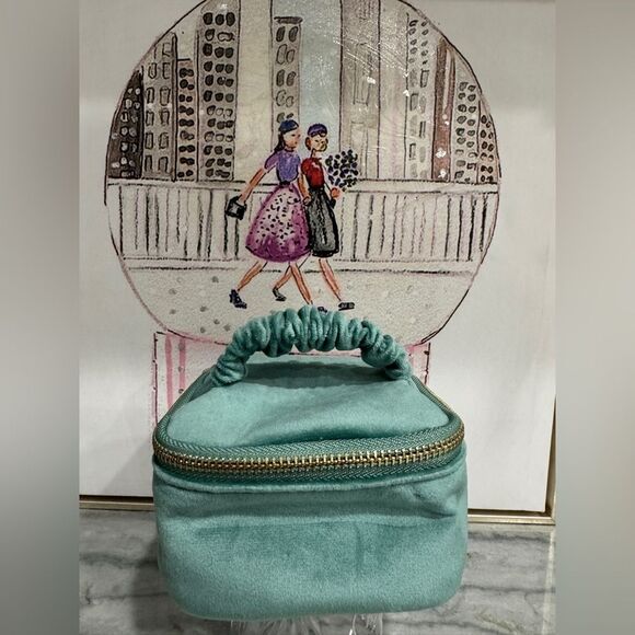 Velvet Cube Zippered Jewelry Organizer - Picture 1 of 7